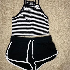 Black and white lounge set